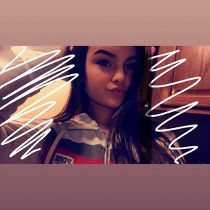 Meet your Posher, Karissa